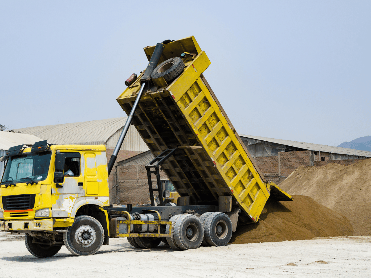 Locação de Caminhão Basculante